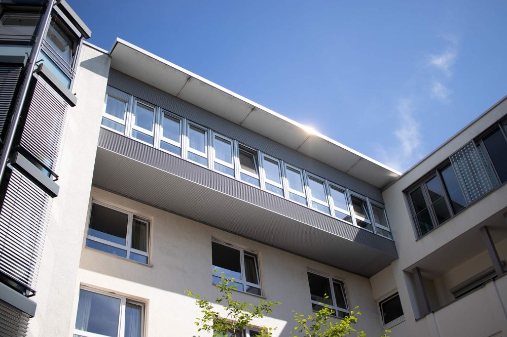 Bild vom Innenhof des Seniorenheims